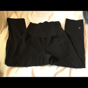Gently worn guc lululemon Crops luon fold waist