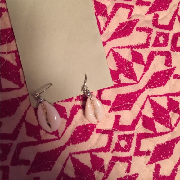 Seashell earrings - Picture 2 of 2