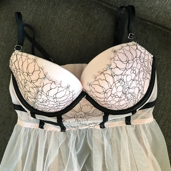 Victoria secret lace babydoll 32D - Picture 3 of 4
