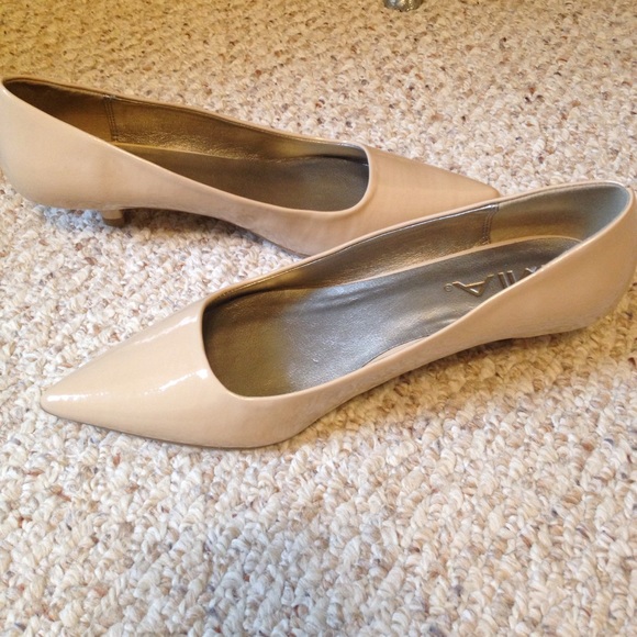 Mia Shoes - 🎉Clearance🎉Nude Kitten Heels