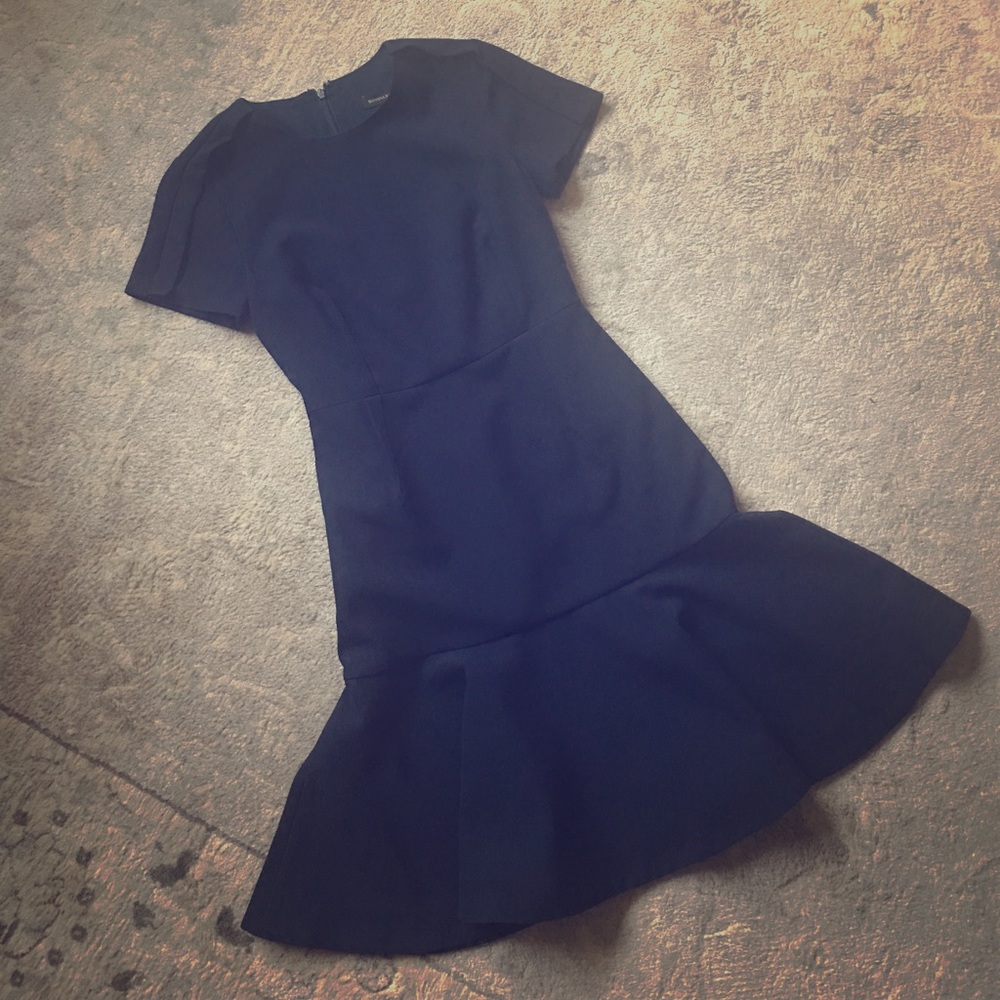 Banana Republic Navy fit and flare dress. Sz 0