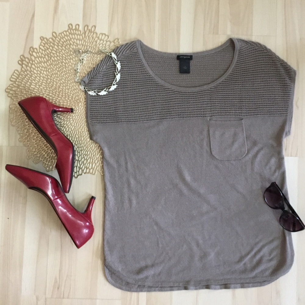 Ann Taylor Taupe Short Sleeve Knit Tee (M) - Picture 3 of 8