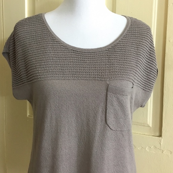 Ann Taylor Taupe Short Sleeve Knit Tee (M) - Picture 5 of 8
