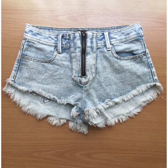 Kendall & Kylie shorts - Picture 2 of 8