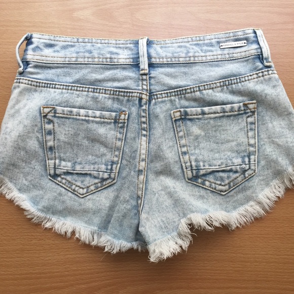 Kendall & Kylie shorts - Picture 4 of 8