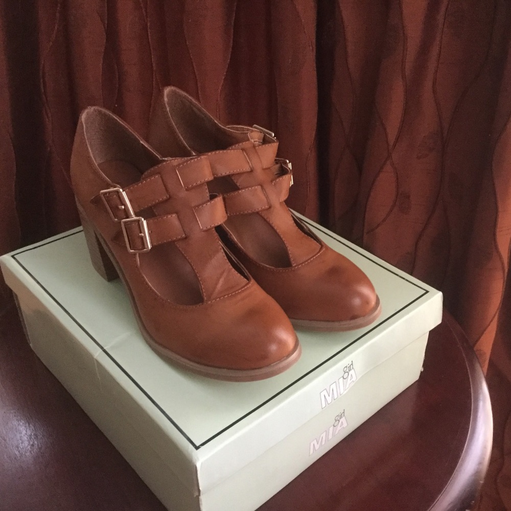 🥾2 for $30 🥾Beautiful girl Mia shoes