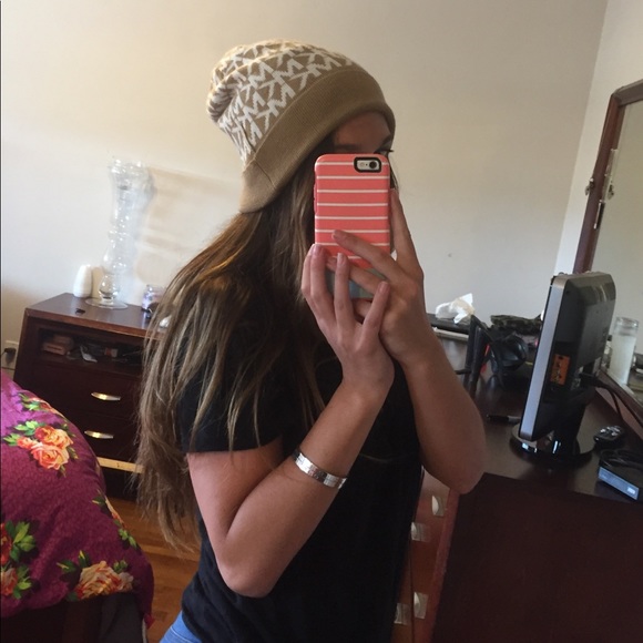 Authentic Tan Michael Kors beanie - Picture 4 of 6