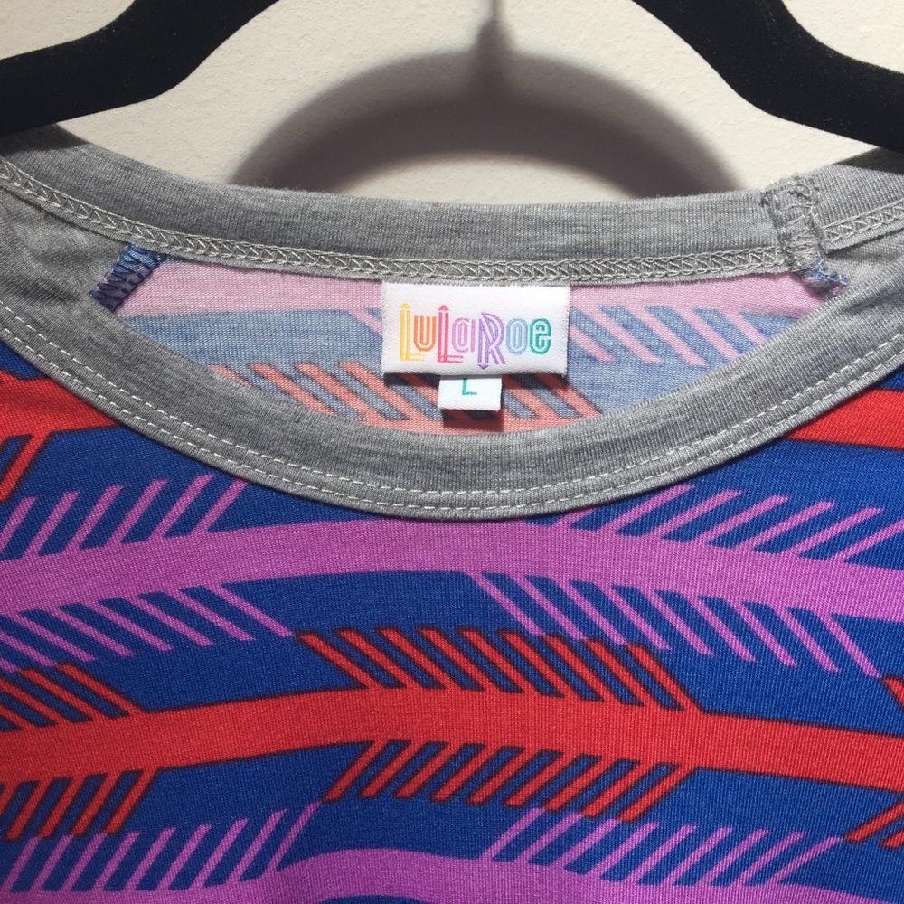 LuLaRoe Randy Tee - Picture 2 of 4