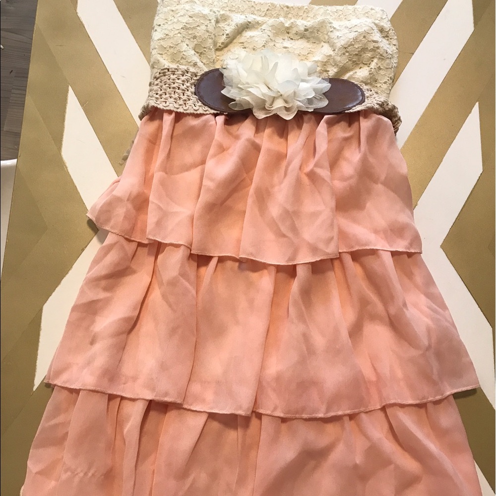 Cute and chic strapless dress!