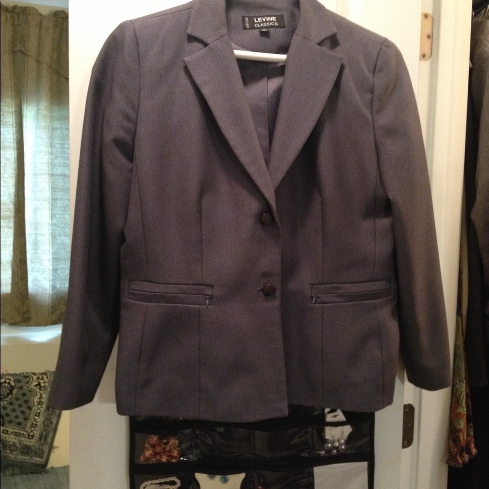 Career pant suit