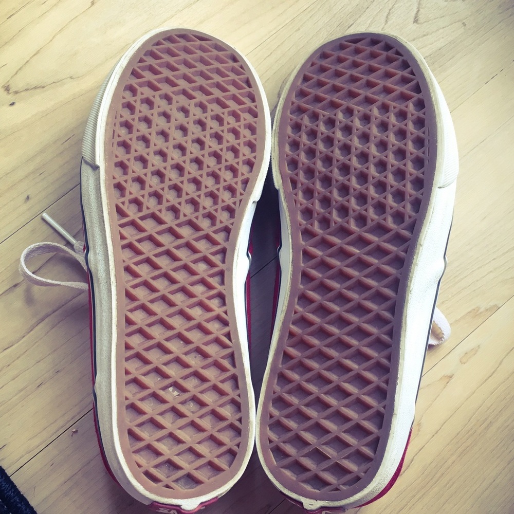 Vans classic canvas shoe - red - Picture 3 of 4