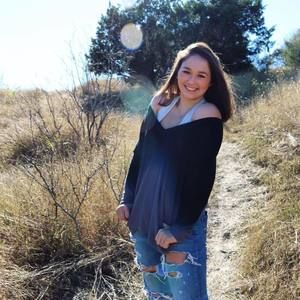 Meet your Posher, Olivia