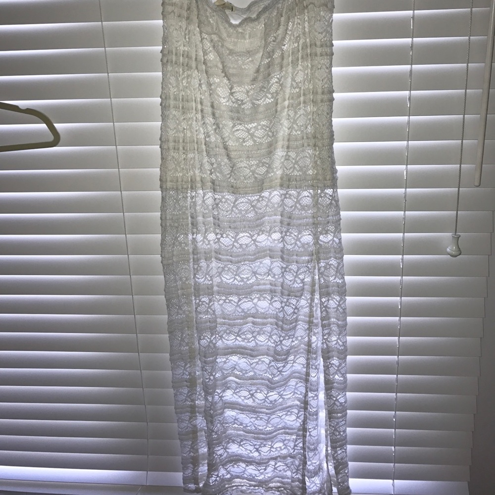 Long maxi skirt with slit on the side