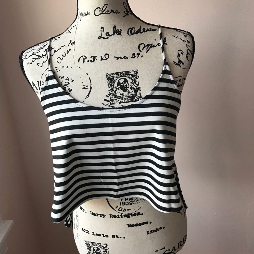 Silence + Noise High Low Tank Top. Size M - Picture 2 of 7