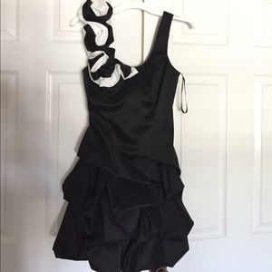 Jessica McClintock rose prom/formal dress