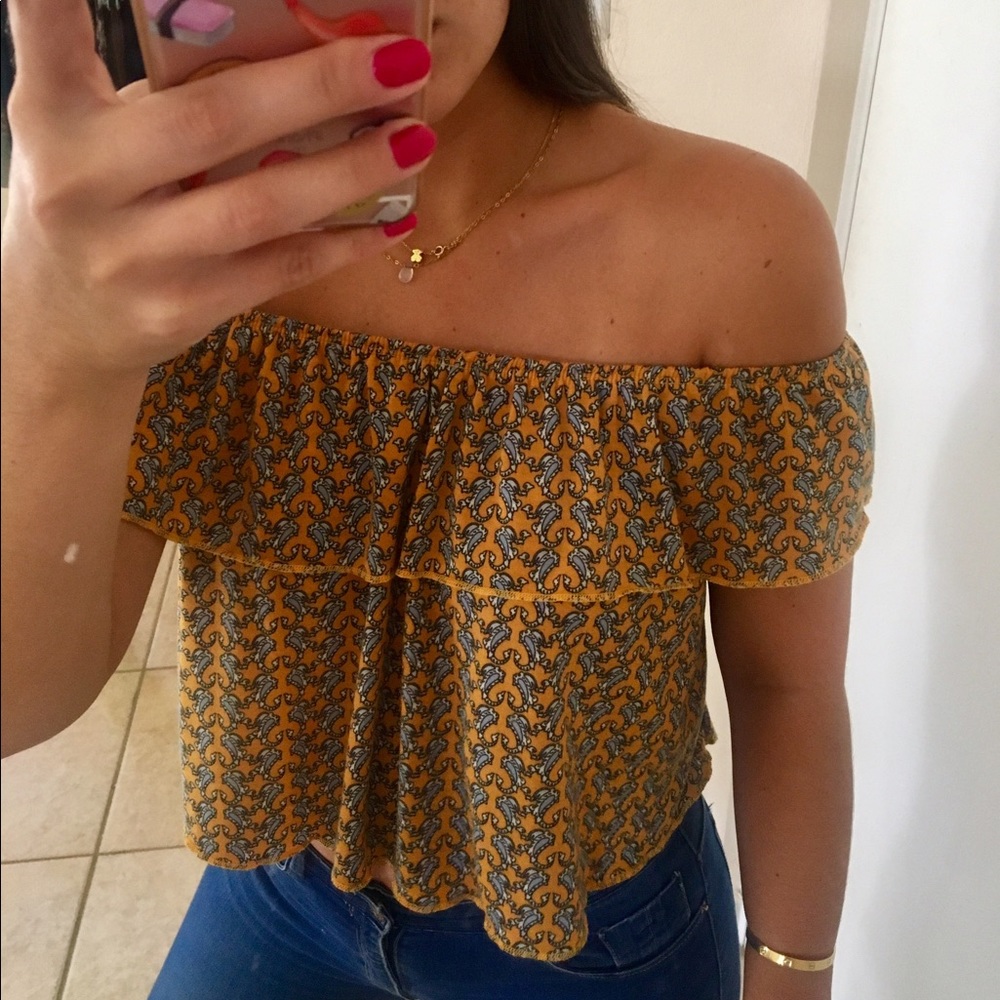 Off the shoulder top💕