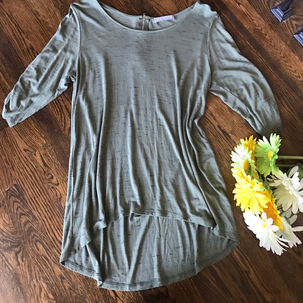 Olivia Moon High-Low Top, Sz L