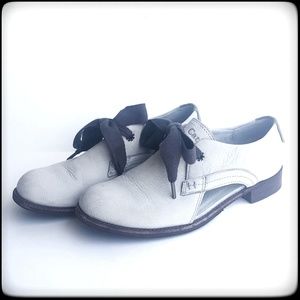 CAT Caterpillar light gray leather oxfords