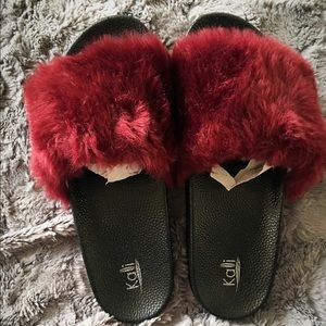 Fur flip flops