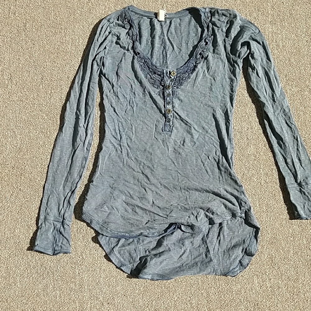 Grayish blue top