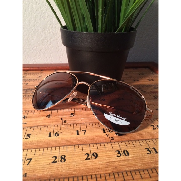 English Laundry Other - 😎HOST PICK😎 English Laundry Aviator Sunglasses