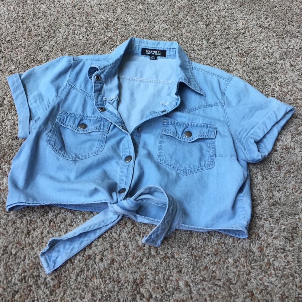 Short sleeved cropped denim jacket