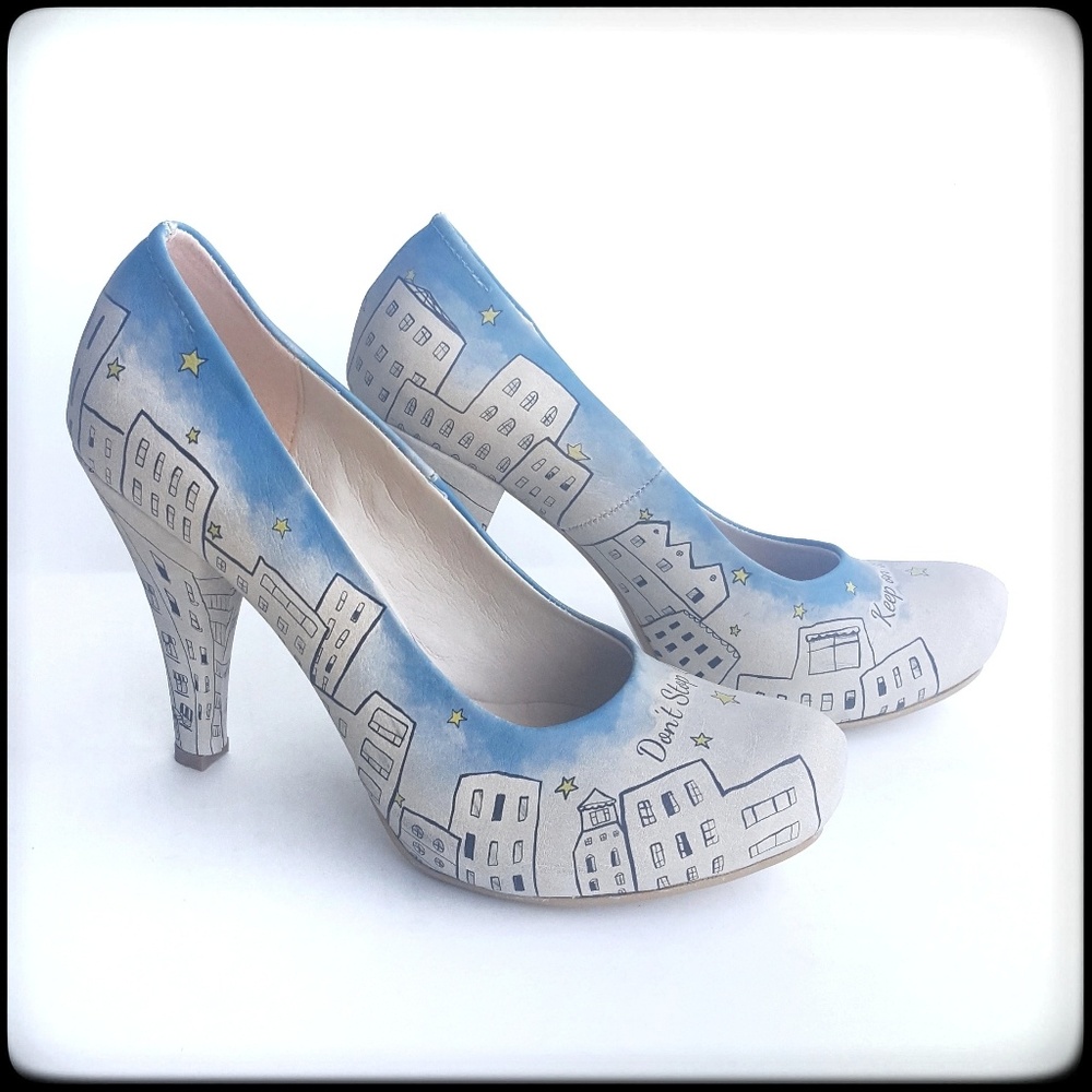 Dogo Keep Walking cityscape pumps - NWOB