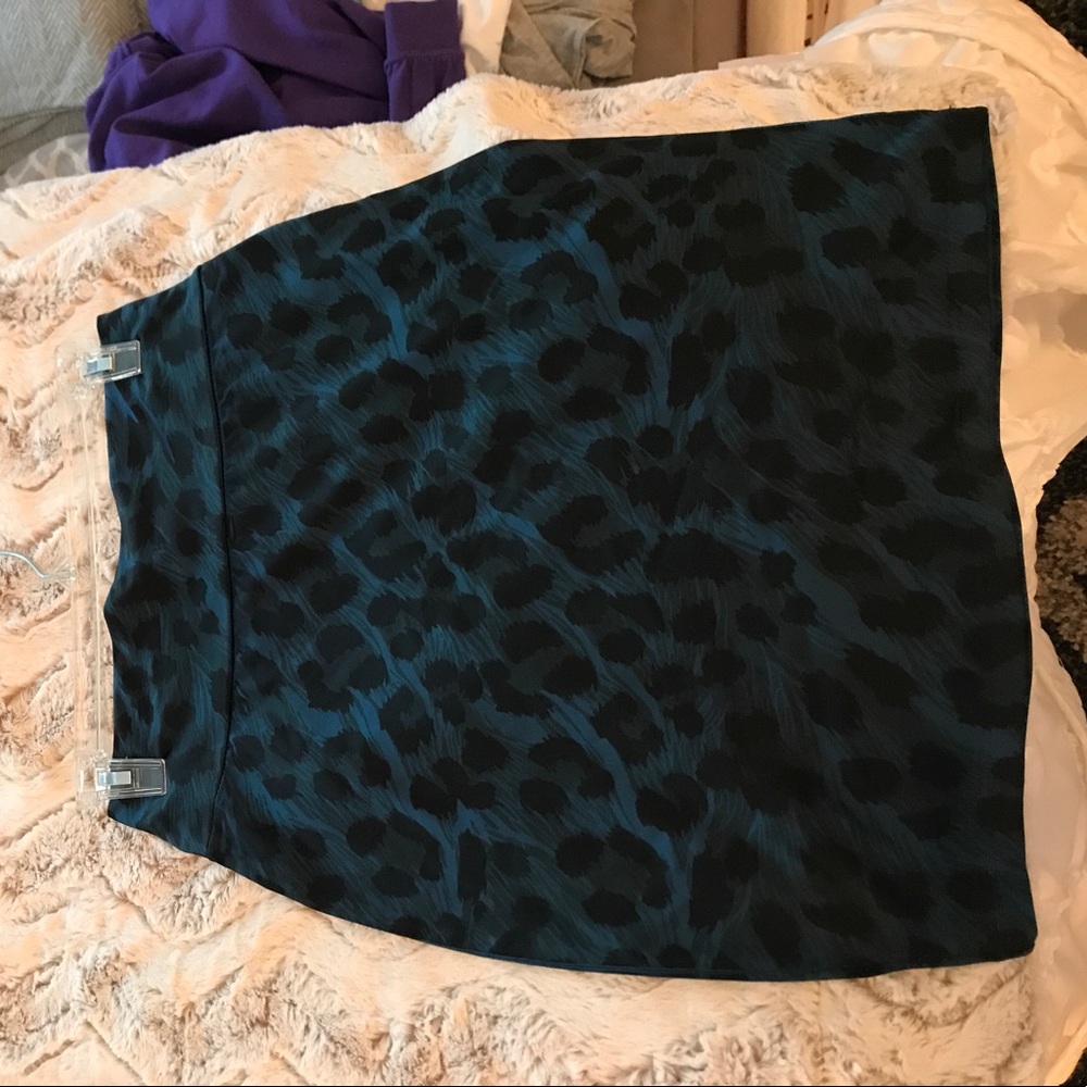 Forever 21 form fitting pencil skirt