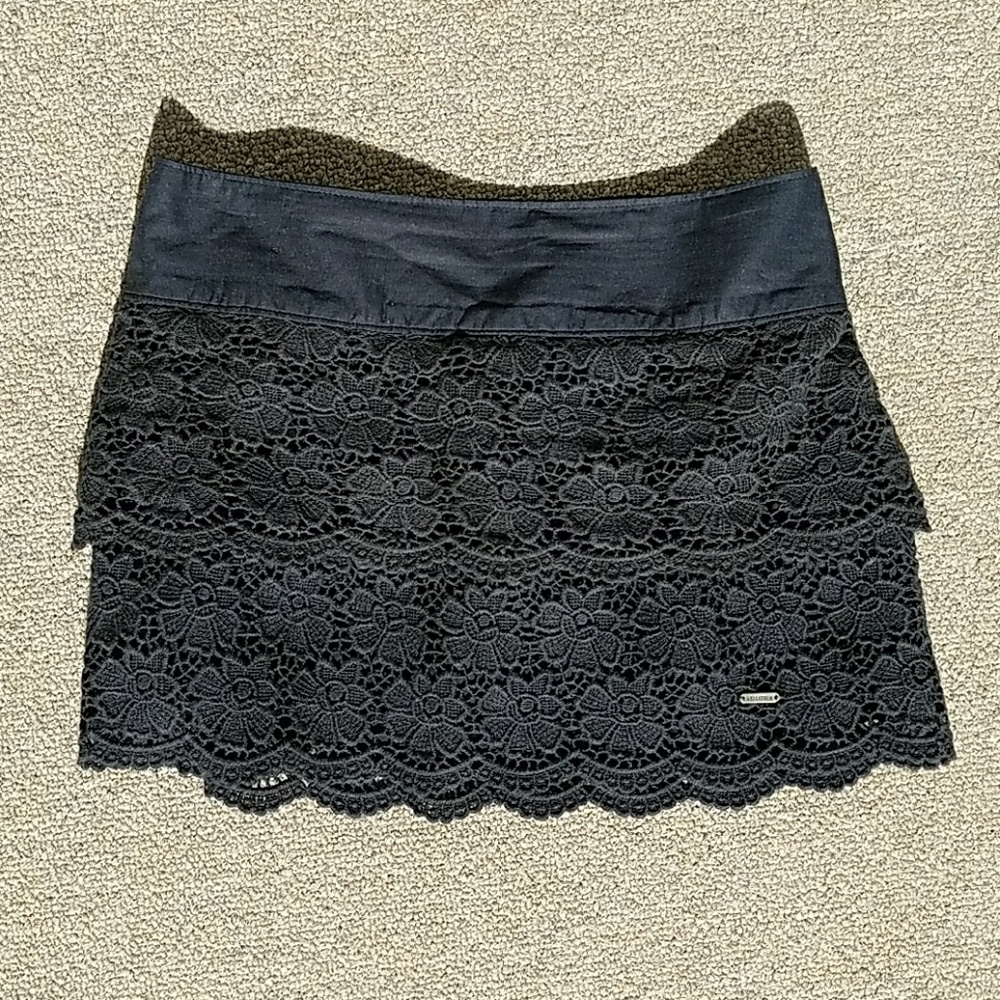 Hollister mini skirt