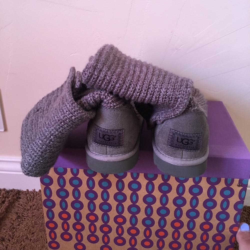 Gray knit UGG