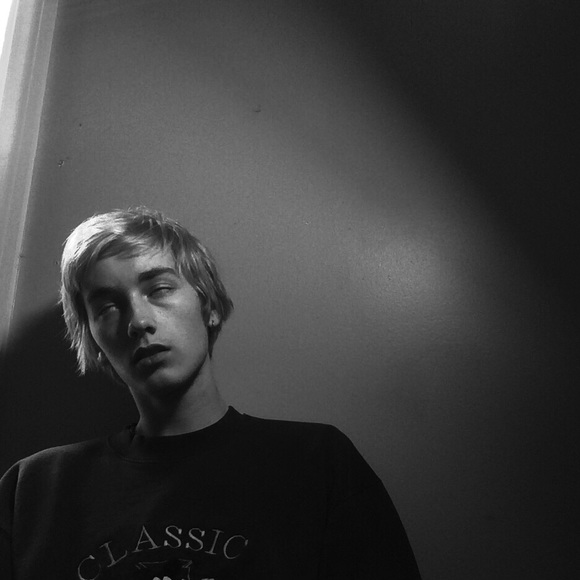 Meet your Posher, Chris - Picture 1 of 1