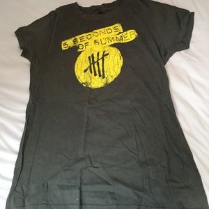 5 Seconds of Summer band tee