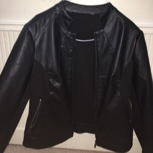 BLACK LEATHER JACKET NEVER WORN