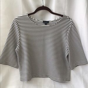 Black and white striped cropped shirt