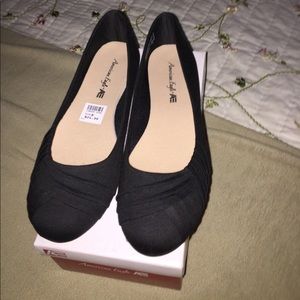 NEW Black flats
