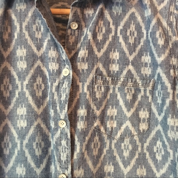 Chambray Tribal print Button Down🍃 - Picture 4 of 5