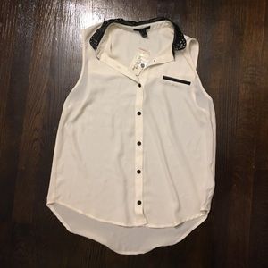 🌺🌺 NWT FOREVER 21 TOP 🌺🌺