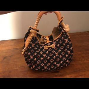 Louis Vuitton Bulles MM Bag
