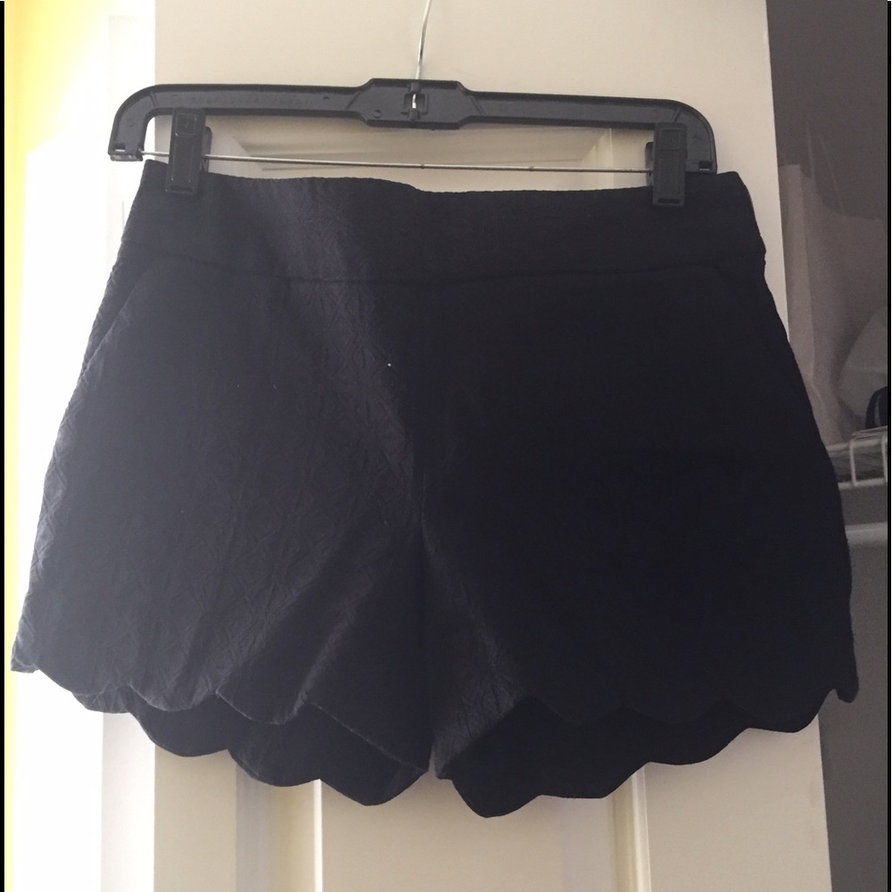 Loft Black scalloped shorts