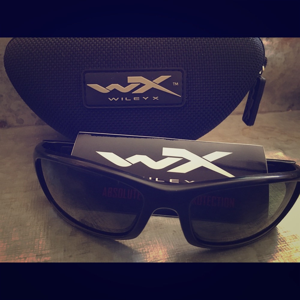 Wiley X Sunglasses P17! Extra set of lens!