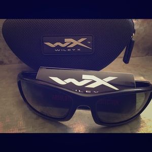 Wiley X Sunglasses P17! Extra set of lens!