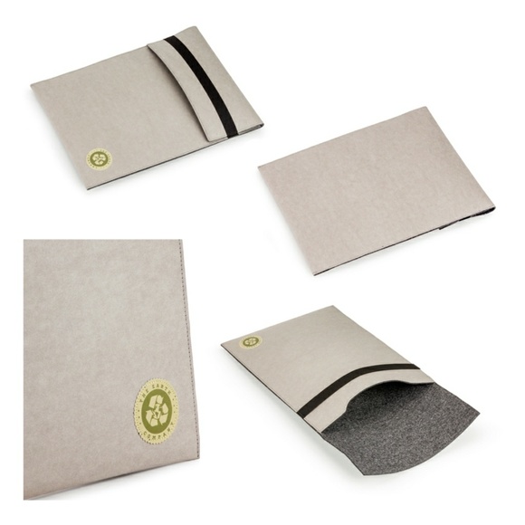 The Earth Company 15 in iPad Cover Case NWT - Picture 2 of 4
