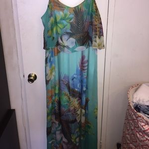 Forever 21 Plus Size Green Floral Print Maxi Dress