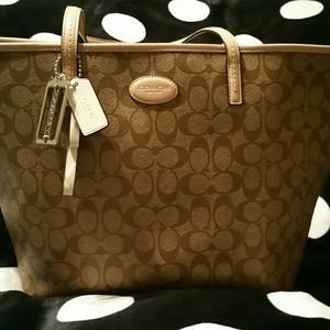 Coach signature open top tote