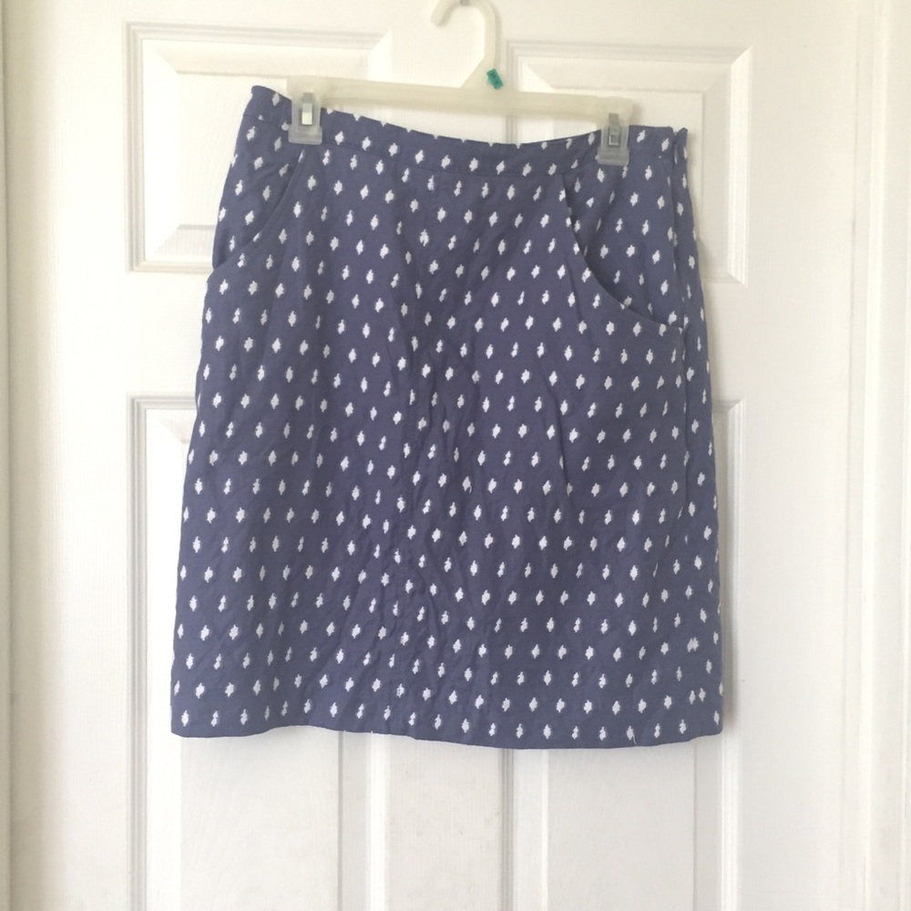 Ann Klein skirt with two front pockets size 8