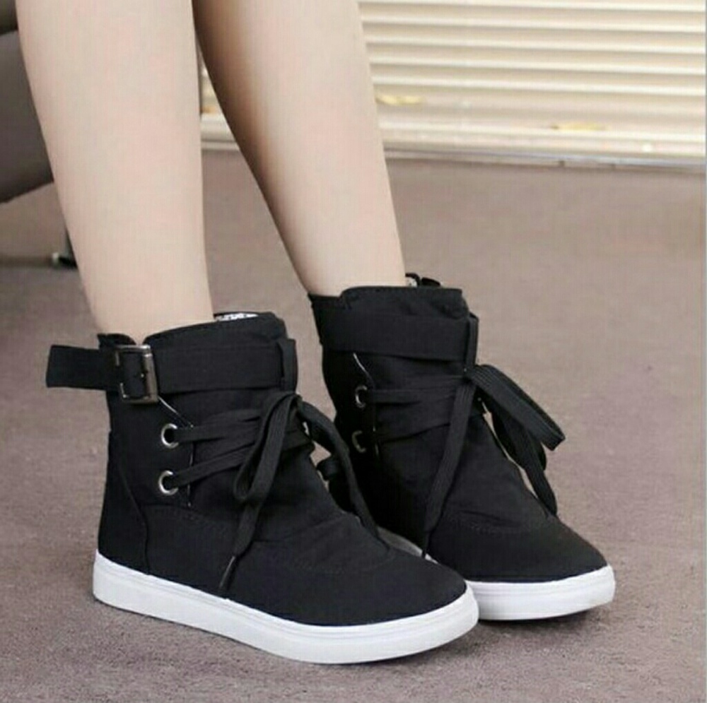 High-top Buckle shoe