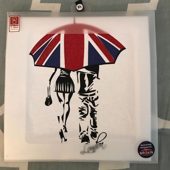 Fruit of the Loom Tops - London Tee Shirt