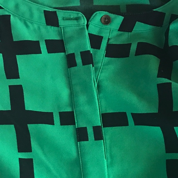 Green and Black Pattern Dress - Picture 4 of 4