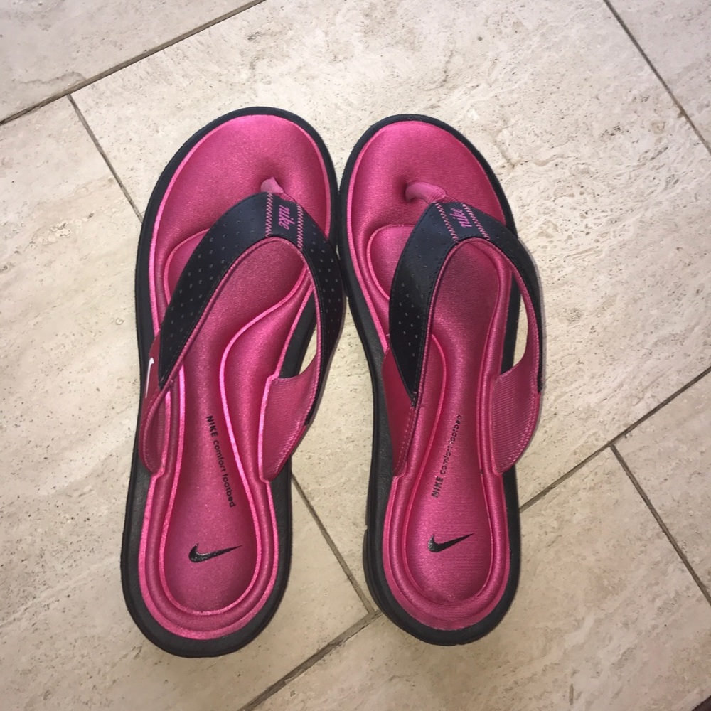 Nike flip flops