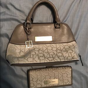 CALVIN KLEIN PURSE AND WALLET BUNDLE